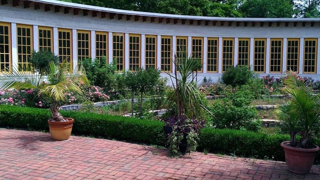 Spindle Tree Manor | 6248 County Rd 4, Tamworth, ON K0K 3G0, Canada | Phone: (613) 388-2232