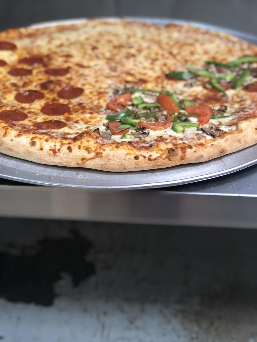 Buddys Pizza & Wings | 239 Weber St N, Waterloo, ON N2J 3H5, Canada | Phone: (519) 208-6667