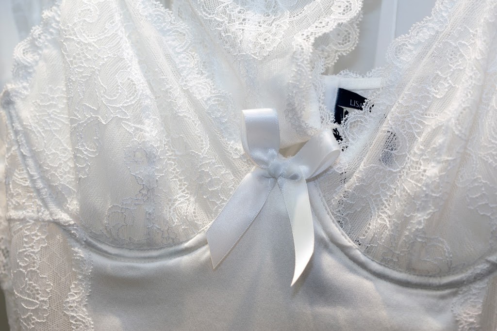 Vicanies The Bra Fitting Specialists | 731 Woolwich St, Guelph, ON N1H 3Z2, Canada | Phone: (519) 780-2103