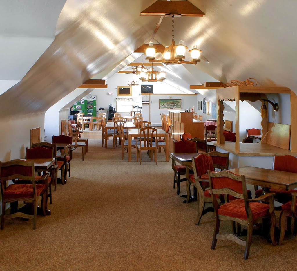 Lauries Motor Inn | 15456 Cabot Trail, Chéticamp, NS B0E 1H0, Canada | Phone: (902) 224-2400