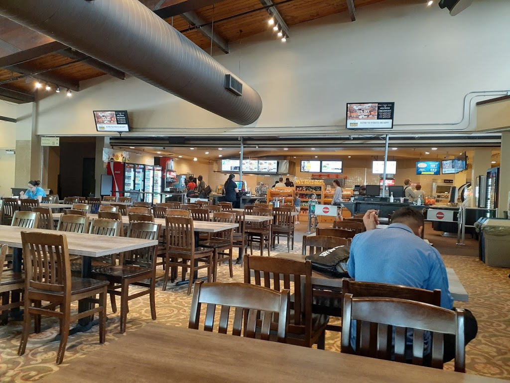 Grand Central Lodge Cafe & Bar | Grand Central Lodge, Ann Heggtveit Dr, The Blue Mountains, ON L9Y 0P7, Canada | Phone: (877) 445-0231
