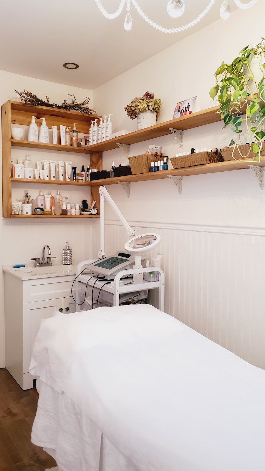 Clinique desthetique Nathalie | 631 Bd des Monts, Sainte-Adèle, QC J8B 1K4, Canada | Phone: (450) 229-7770