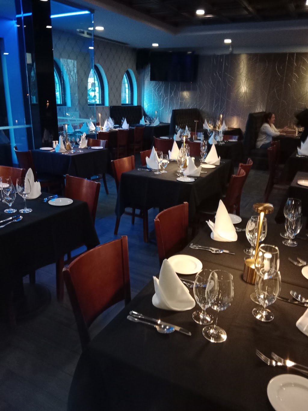 Restaurant Di Menna | 6313 Rue Jarry E, Saint-Léonard, QC H1P 1W1, Canada | Phone: (514) 326-4200
