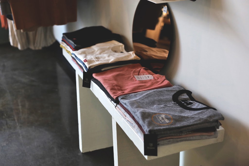 T. Lees | 3700 Rue Saint-Patrick suite 112, Montréal, QC H4E 1A2, Canada | Phone: (438) 383-5013