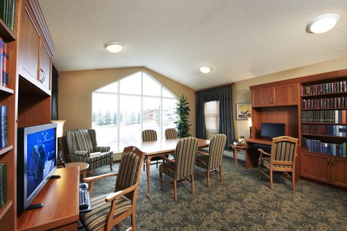 Revera The Edgemont | 80 Edenwold Dr NW, Calgary, AB T3A 5R9, Canada | Phone: (403) 241-8990