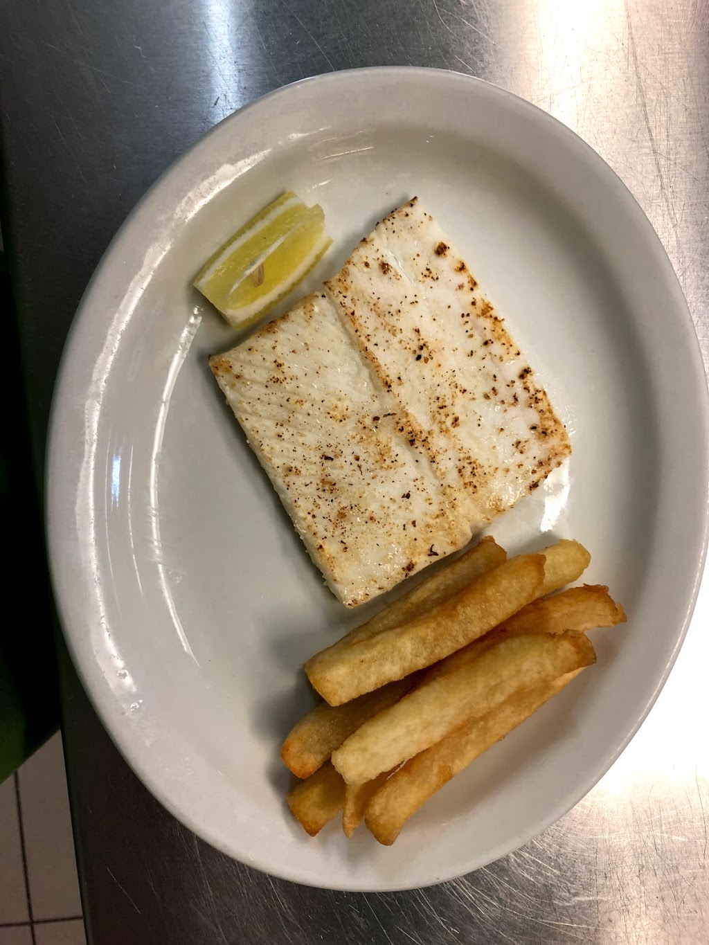 Captain Georges Fish & Chips | 14 Wellington St E, Aurora, ON L4G 1H4, Canada | Phone: (905) 841-7668