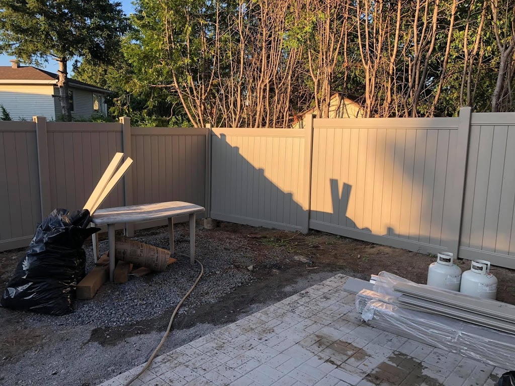 Jons Fencing | 2221 Watercolours Way, Nepean, ON K2J 5J8, Canada | Phone: (613) 801-8038