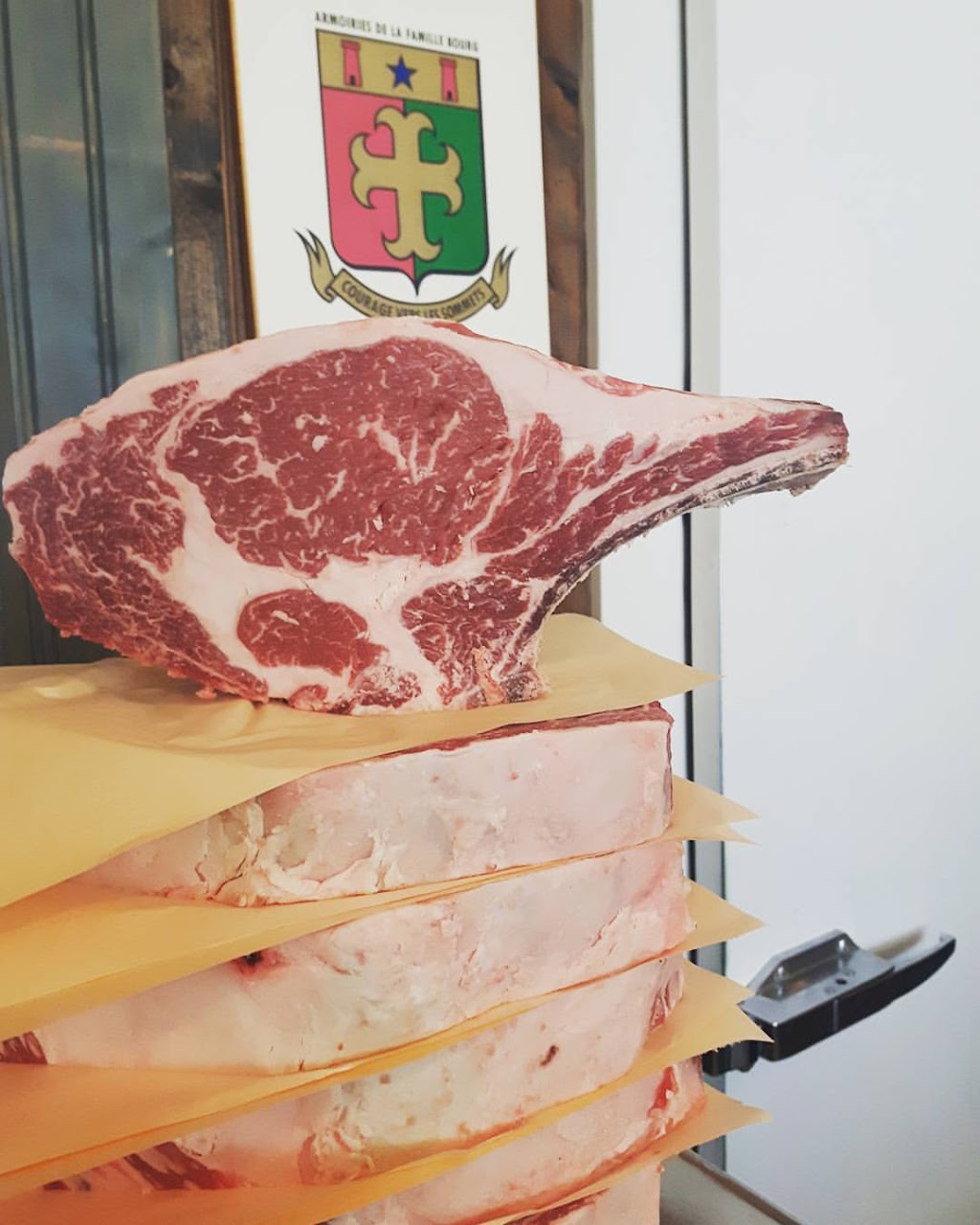 Le Marchand du Bourg - Votre Boutique du Steak | 1661 Rue Beaubien E, Montréal, QC H2G 1L4, Canada | Phone: (514) 439-3373