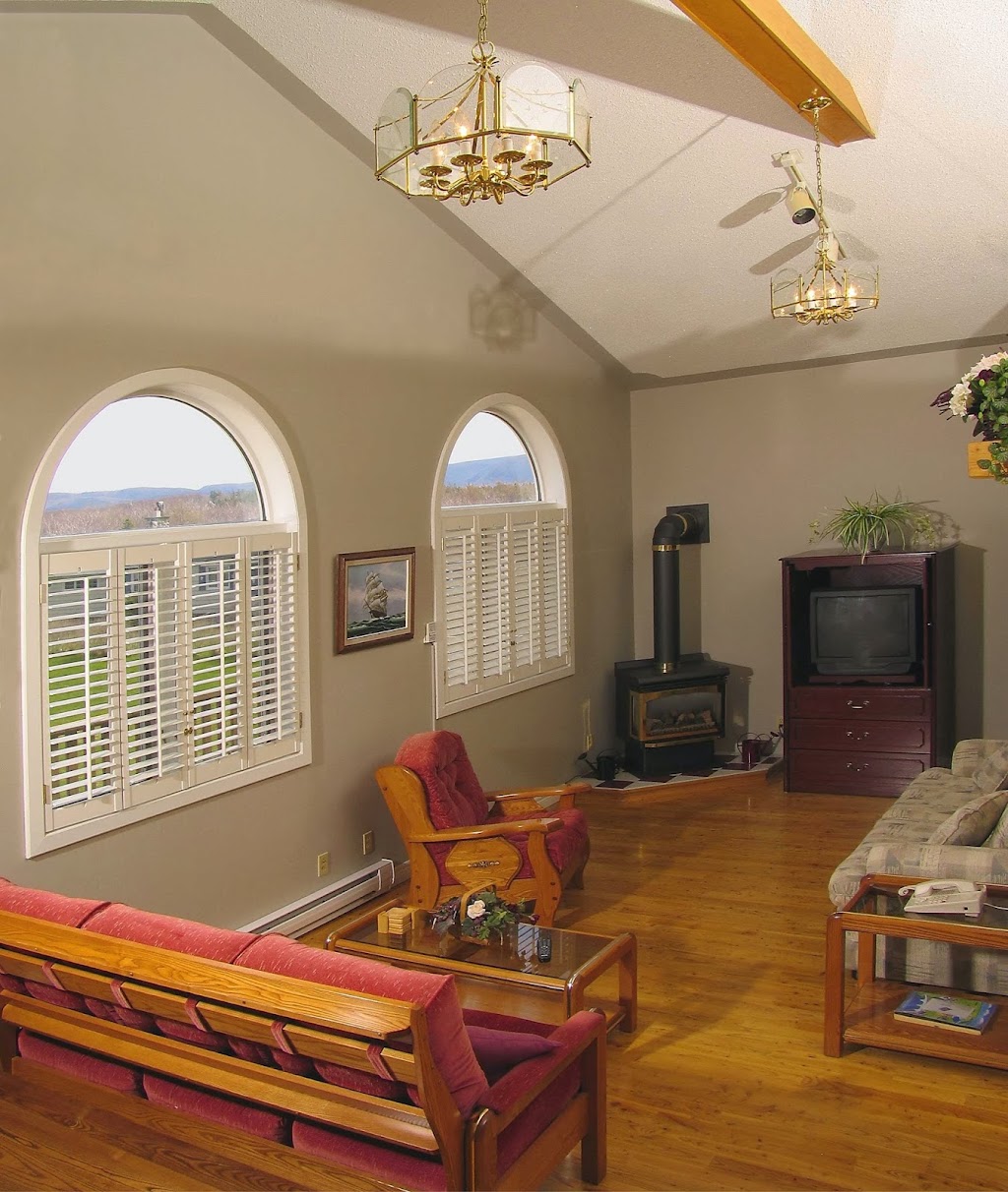 Lauries Motor Inn | 15456 Cabot Trail, Chéticamp, NS B0E 1H0, Canada | Phone: (902) 224-2400