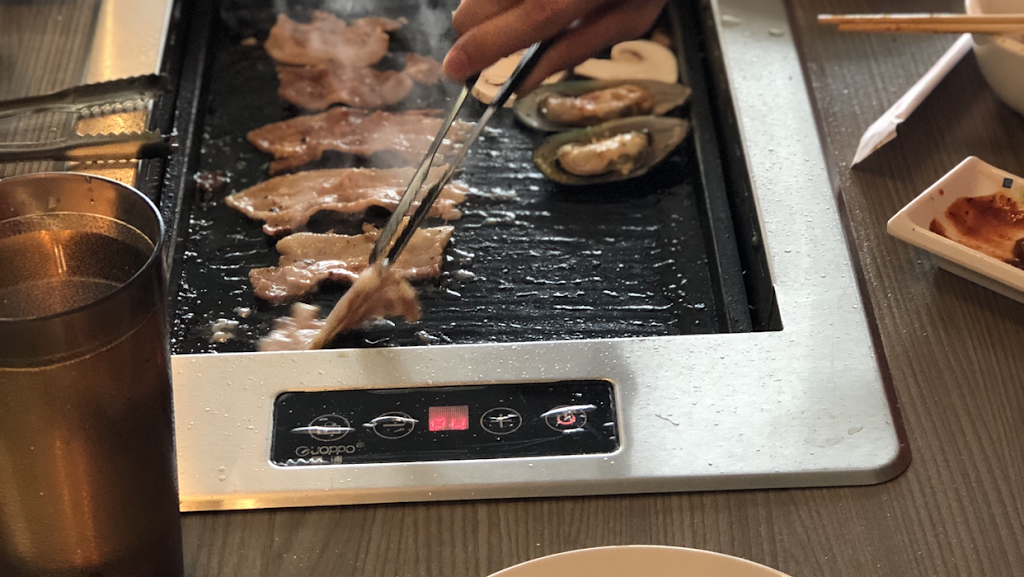 Asian King BBQ Buffet & Take Out | 2425 Truscott Dr #24, Mississauga, ON L5J 2B4, Canada | Phone: (905) 823-8988