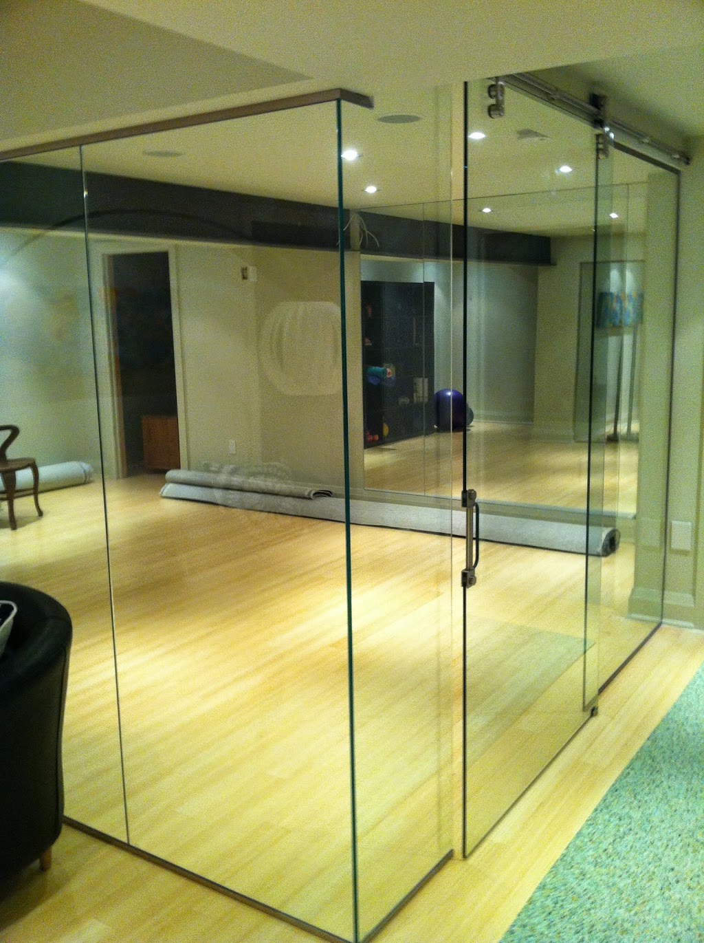 Blue Sky Glass Studio | 43 Albemarle St, Hamilton, ON L8L 7G5, Canada | Phone: (905) 547-6131