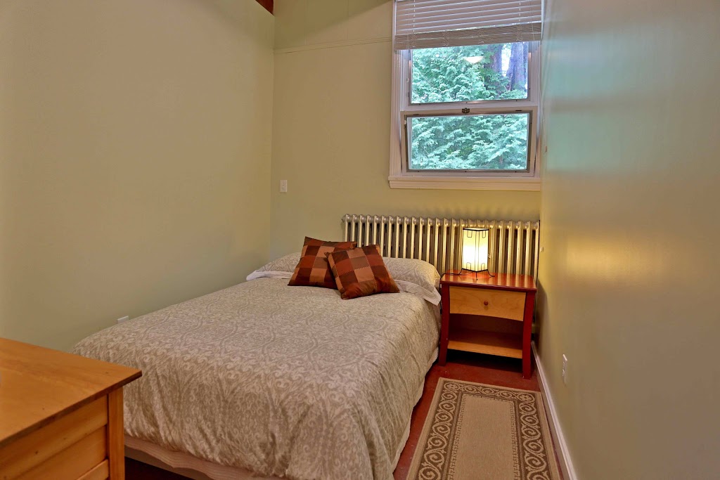 Rozynski Arts Center | 2133 Chemin de Ways Mills, Barnston-Ouest, QC J0B, Canada | Phone: (819) 838-1657