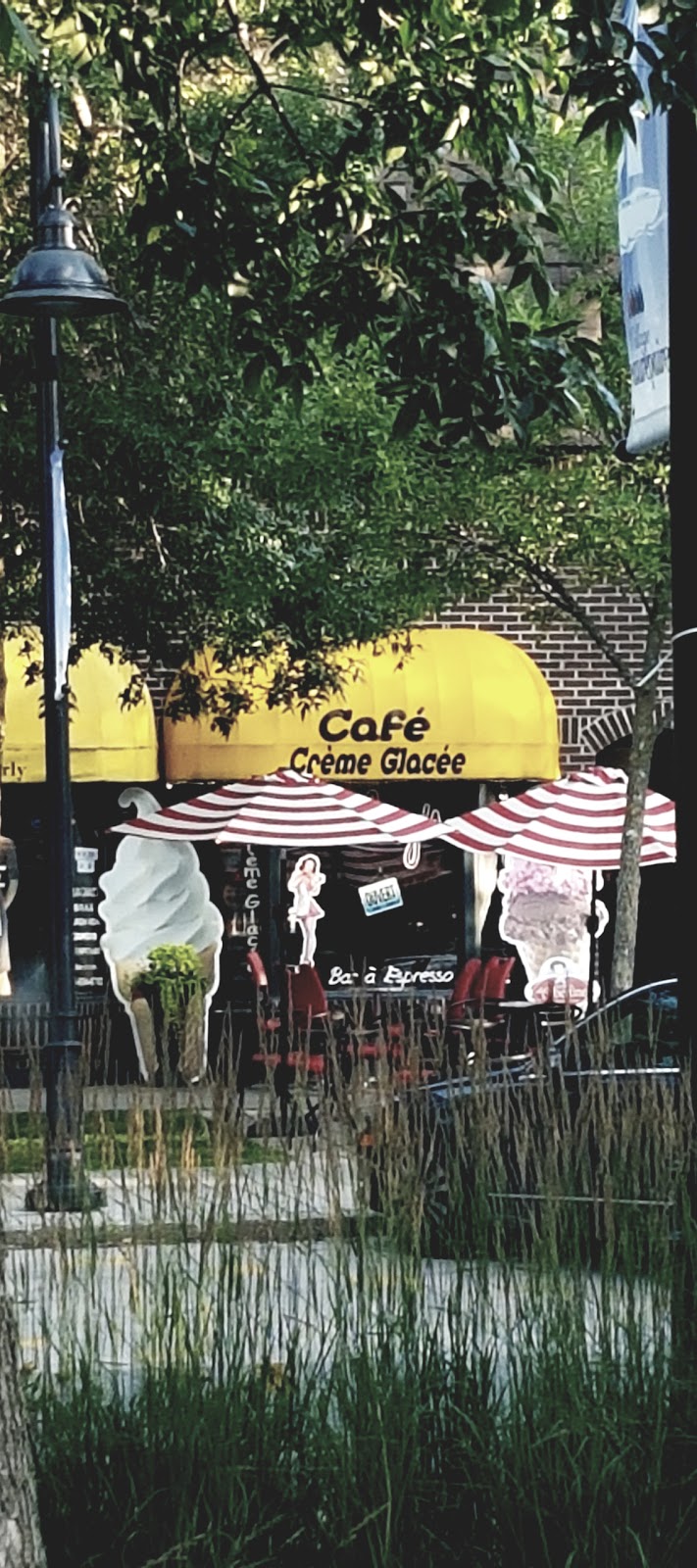 Café Crème Glacée | 484 Boulevard Beaconsfield, Beaconsfield, QC H9W 4C3, Canada