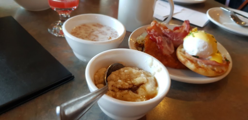 Lakeside Cafe | 100 Esplanade Ave, Harrison Hot Springs, BC V0M 1K0, Canada | Phone: (604) 796-2244