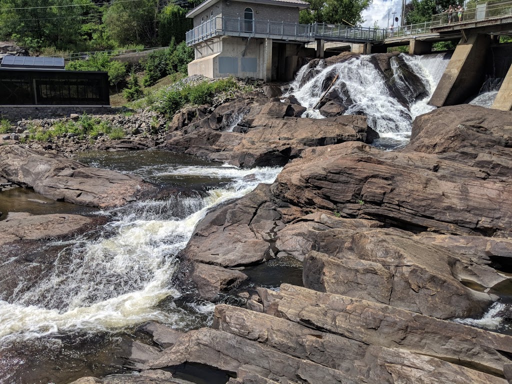 Bracebridge Visitor Info Ctr | 1 Manitoba St, Bracebridge, ON P1L 1S4, Canada | Phone: (705) 645-8121