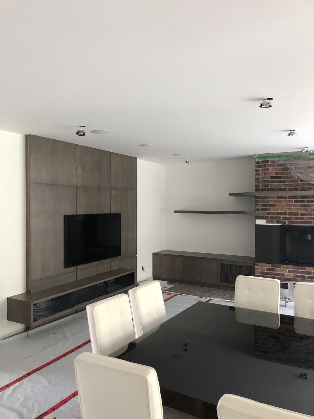 Finition Rosales | 300 Rue Goyer, La Prairie, QC J5R 5G5, Canada | Phone: (438) 998-7924