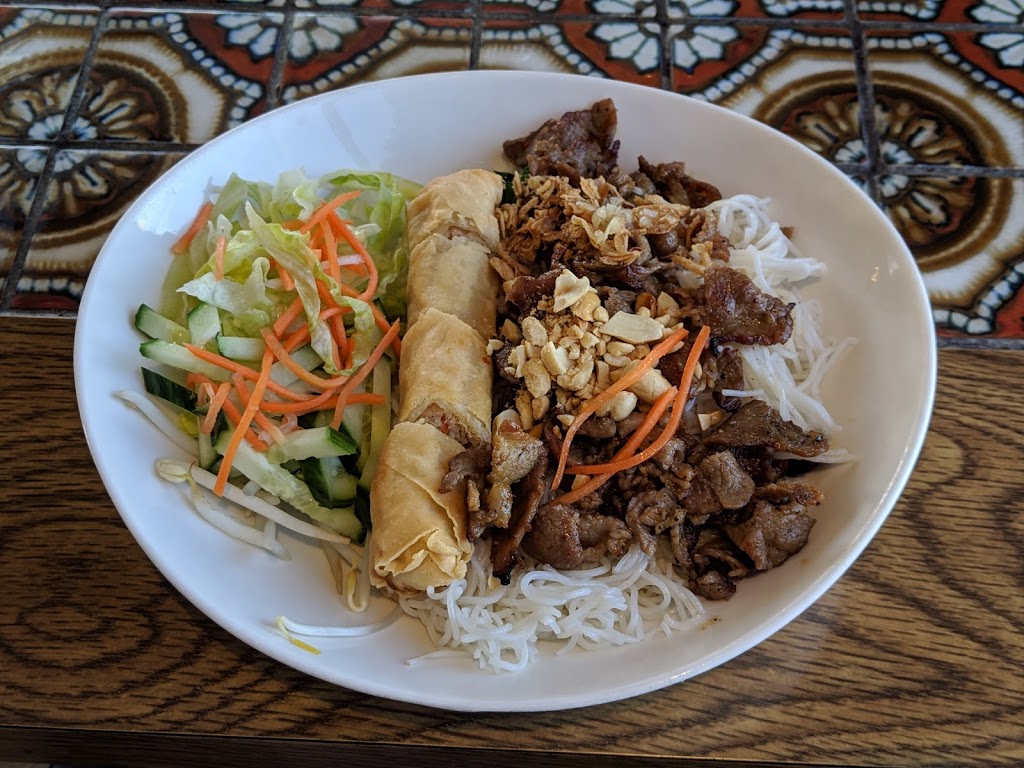 Pho Kinh Do Vietnamese Thai | 650 Woodlawn Rd W, Guelph, ON N1K 1B8, Canada | Phone: (519) 780-1144