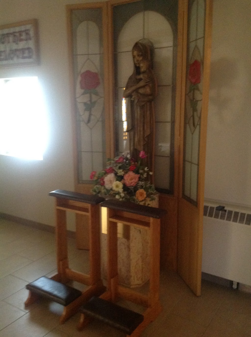 Most Blessed Sacrament Roman Catholic Church (Hamilton) | 305 E 37th St, Hamilton, ON L8V 4B5, Canada | Phone: (905) 385-3570