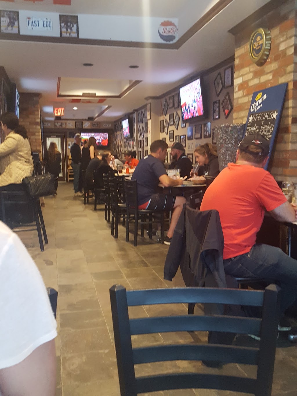 Wing House | 19157 Centre St, Mount Albert, ON L0G 1M0, Canada | Phone: (905) 557-2222