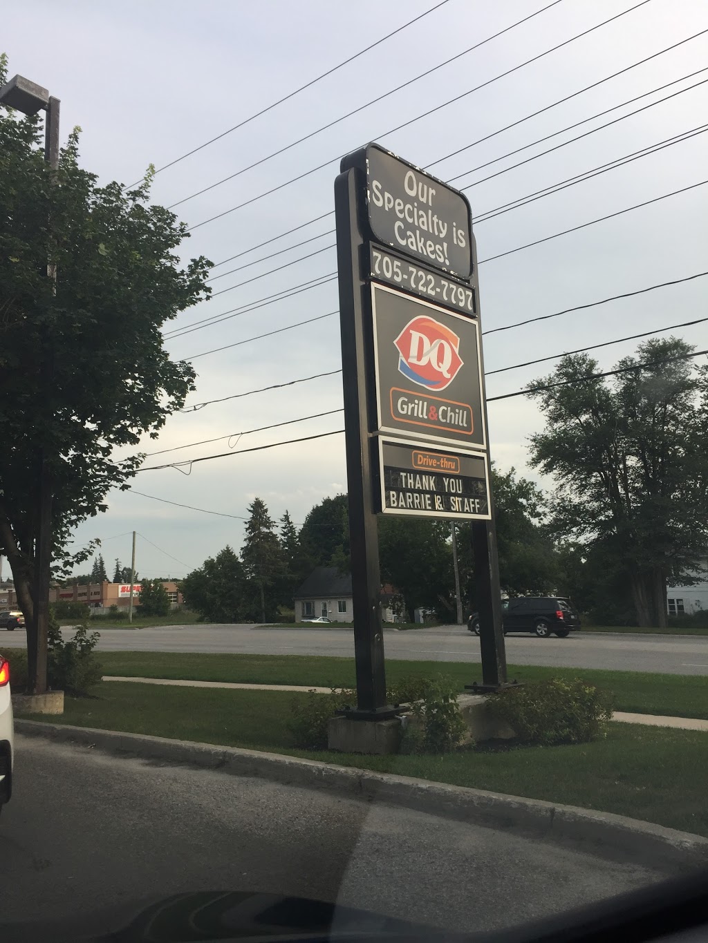 Dairy Queen | 371 Yonge St, Barrie, ON L4N 4C9, Canada | Phone: (705) 722-7797