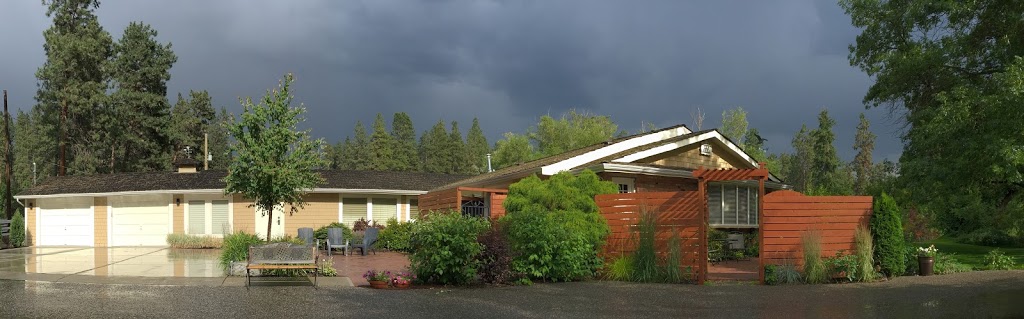 Quails Inn - Kelowna Vacation House | Guest House 3015 Hall rd, Kelowna, BC V1W 2R2, Canada | Phone: (250) 717-1364