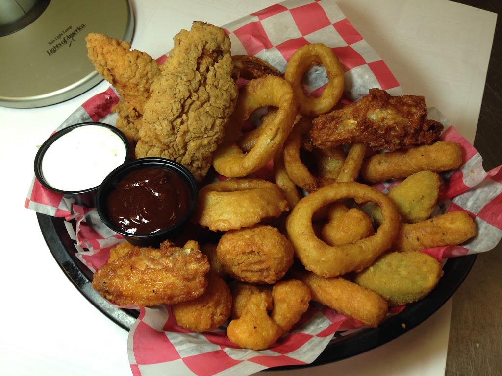 Colonial Restaurant | 2842 Pine Grove Ave, Port Huron, MI 48060, USA | Phone: (810) 985-7333