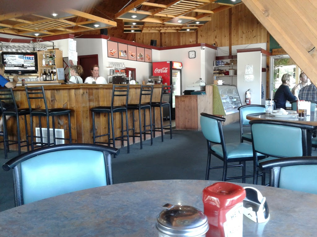 Washago Village Restaurant | 9620 Highway 11 South, Washago, ON L0K 2B0, Canada | Phone: (705) 689-0782