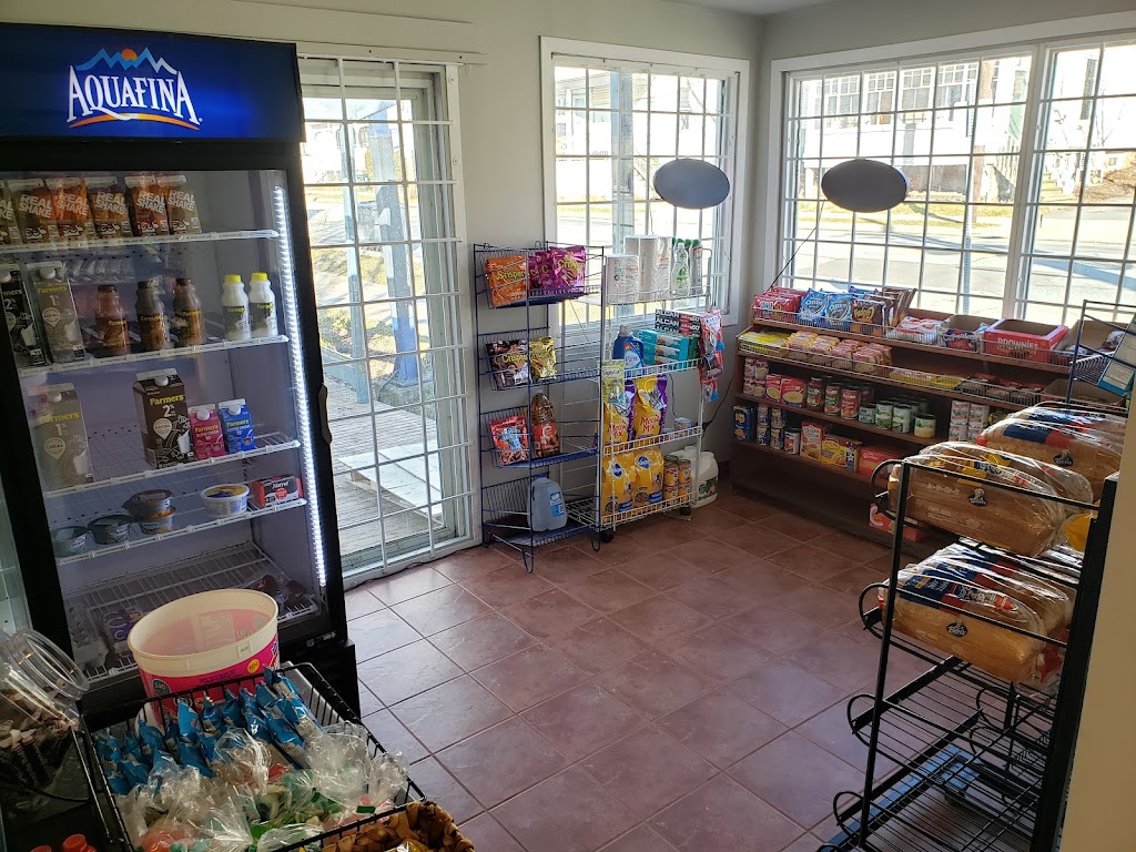 Snack Dash | 224 Gerrish St, Windsor, NS B0N 2T0, Canada | Phone: (902) 798-4015