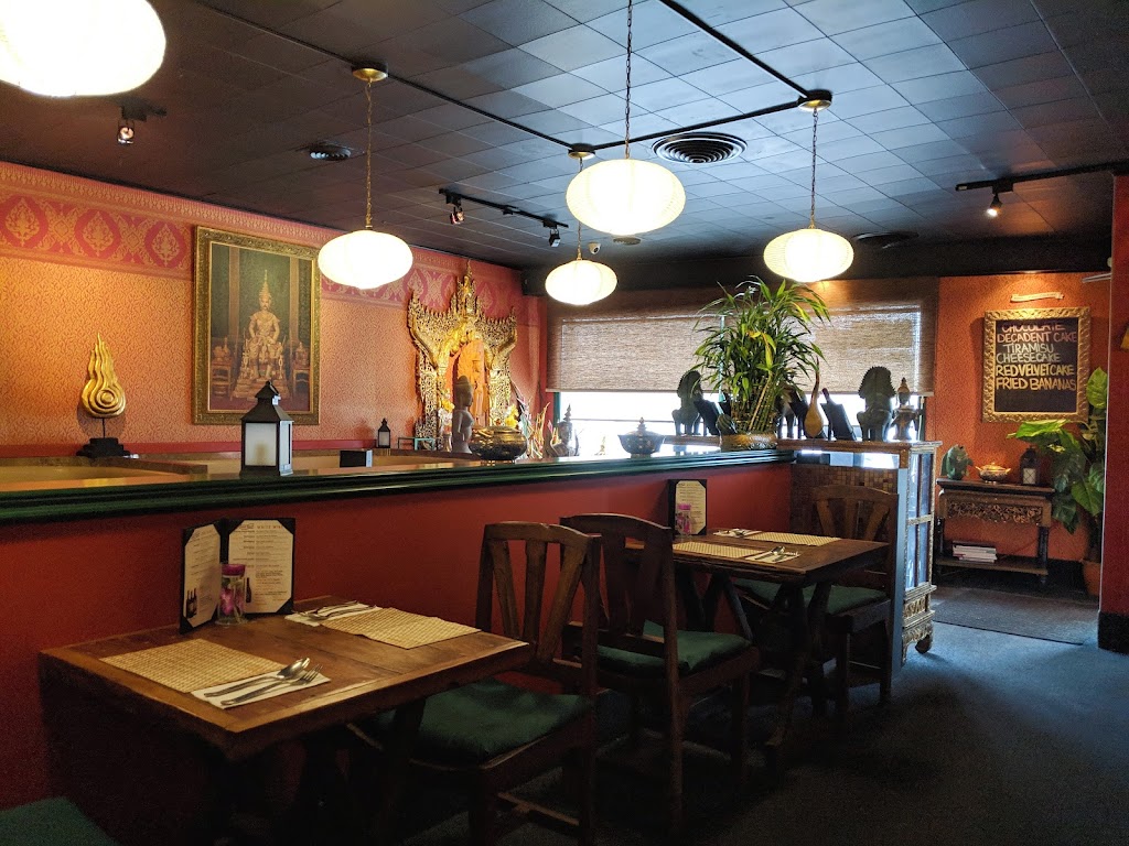 Sweet Basil Restaurant | 1585 Bank St, Ottawa, ON K1H 7Z3, Canada | Phone: (613) 731-8424