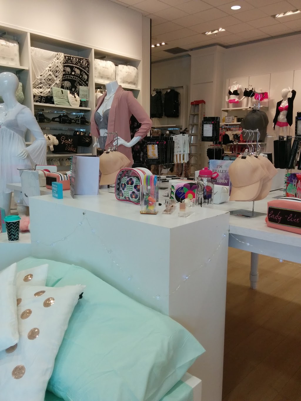 Urban Planet | 400 Bayfield St, Barrie, ON L4M 5A1, Canada | Phone: (705) 735-2461