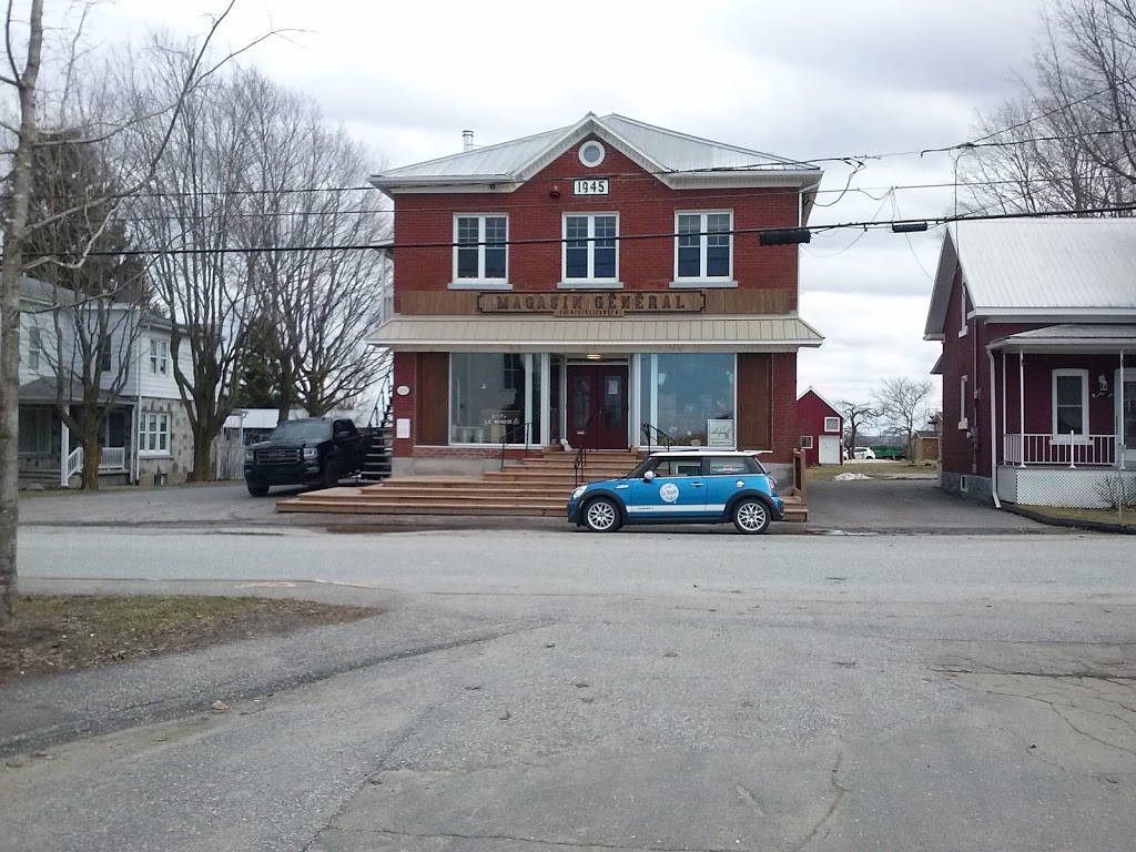 Magasin Général Ste-Élizabeth | 225 Rue Principale, Sainte-Élizabeth-de-Warwick, QC J0A 1M0, Canada | Phone: (819) 358-2136