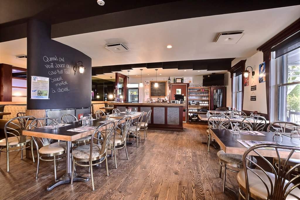 Hotel Central | 510 Rue Brassard, Saint-Michel-des-Saints, QC J0K 3B0, Canada | Phone: (450) 833-1331