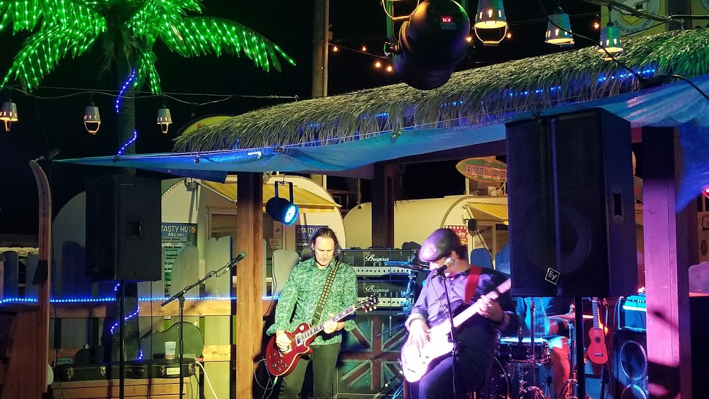 The Wasaga Beach Brewing Companys Beach Bar | 2K2, 12 Main St, Wasaga Beach, ON L9Z 2K3, Canada