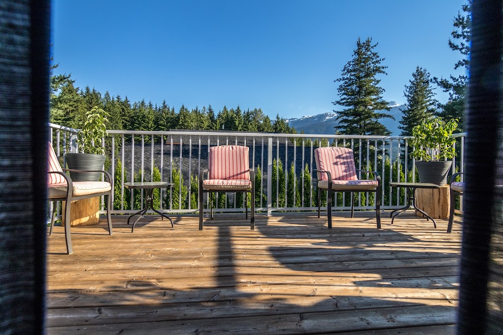 Valley Retreat Revelstoke | 3250 Airport Way, Revelstoke, BC V0E 2S1, Canada | Phone: (250) 200-1136