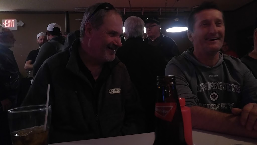 Lucky Lucs Bar & Grill Ste.Agathe | 279 Cheyenne Ave, Ste. Agathe, MB R0G 1Y0, Canada | Phone: (204) 882-2245