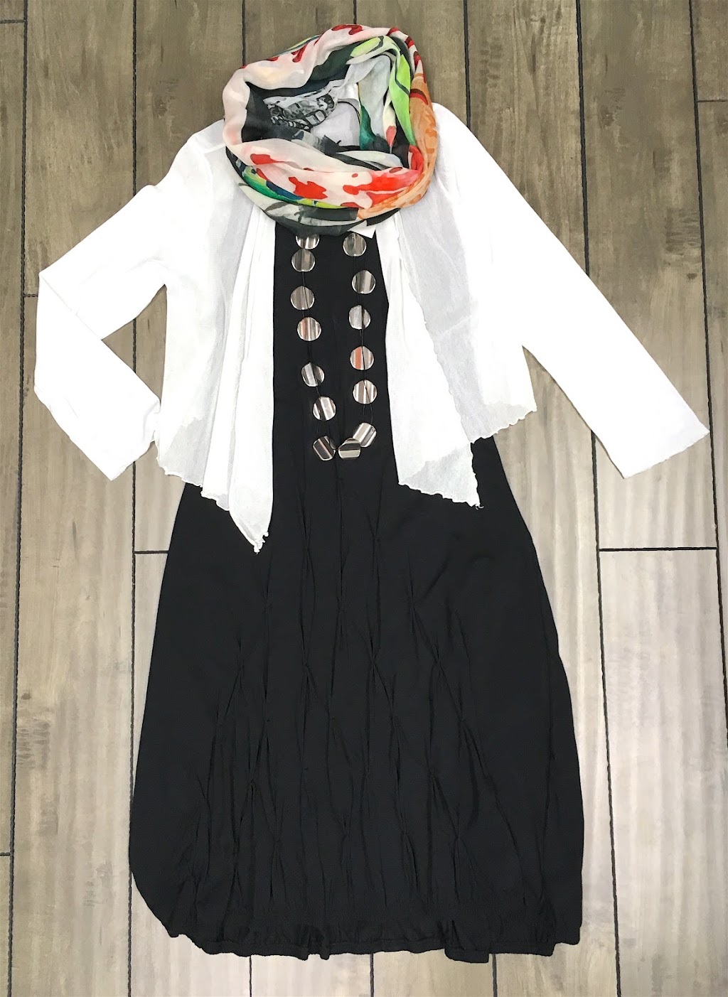 Lousje & Bean Boutique | 280 Welland Ave, St. Catharines, ON L2R 2P9, Canada | Phone: (289) 230-8815