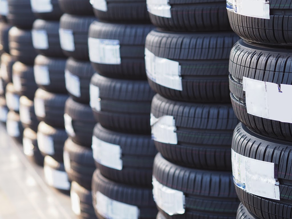 AmonGarage Inc. - Garage Boucherville | 681 Rue des Ateliers Local 1, Boucherville, QC J4B 8H3, Canada | Phone: (514) 755-4984