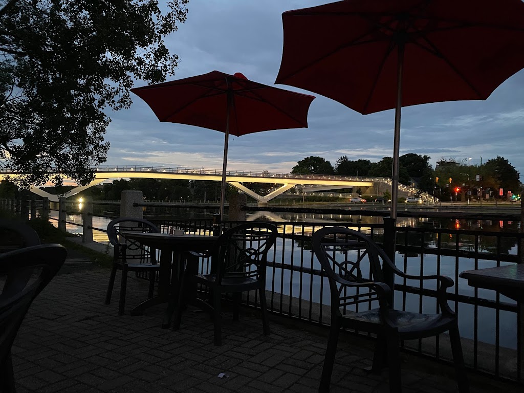 Canal Ritz | 375 Queen Elizabeth Driveway, Ottawa, ON K1S 5M5, Canada | Phone: (613) 238-8998