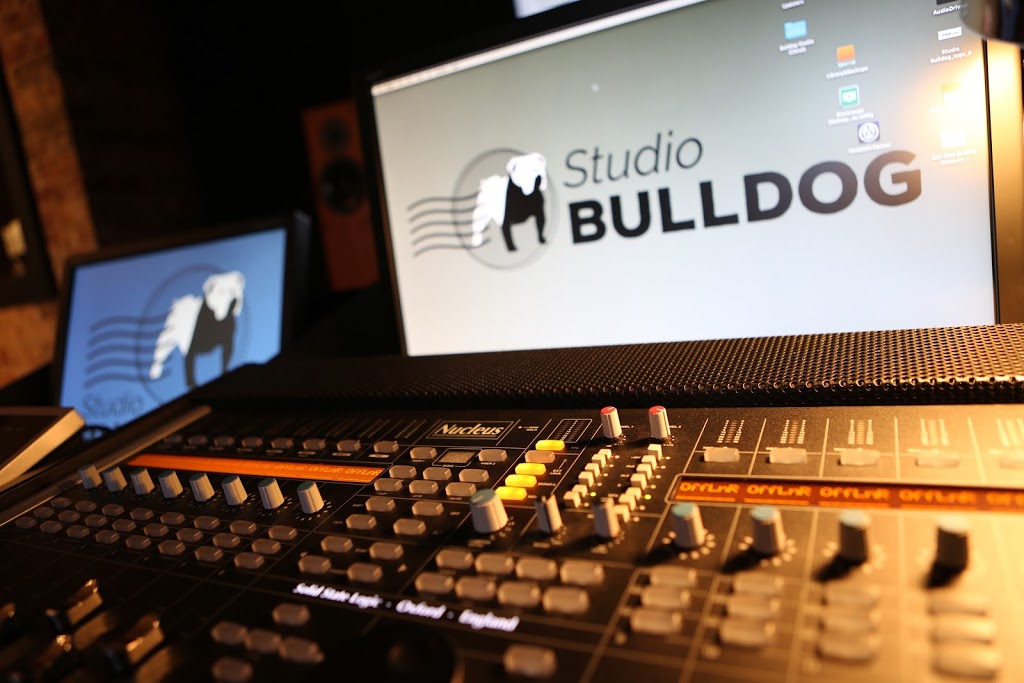 Studio Bulldog | 135 Chemin de Chambly, Longueuil, QC J4G 2T4, Canada | Phone: (514) 464-3081