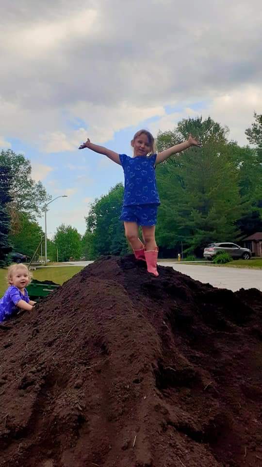 Michelles Topsoil (MTS) | R.R.#2, 8078 ON-26, Stayner, ON L0M 1S0, Canada | Phone: (705) 444-4845
