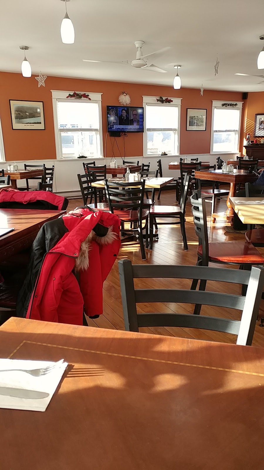 Legges Restaurant & Motel Units | 106 Main Rd, Hearts Content, NL A0B 1Z0, Canada | Phone: (709) 583-2929