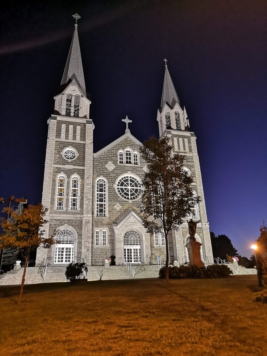 Église de Baie-Saint-Paul | 1 Place de lÉglise, Baie-Saint-Paul, QC G3Z 1S9, Canada | Phone: (418) 435-2118
