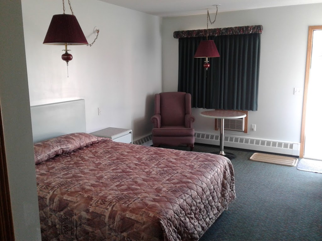 The Kings Motel | lodging | 701 Main Ave W, Sundre, AB T0M, Canada | 4036382750 OR +1 403-638-2750
