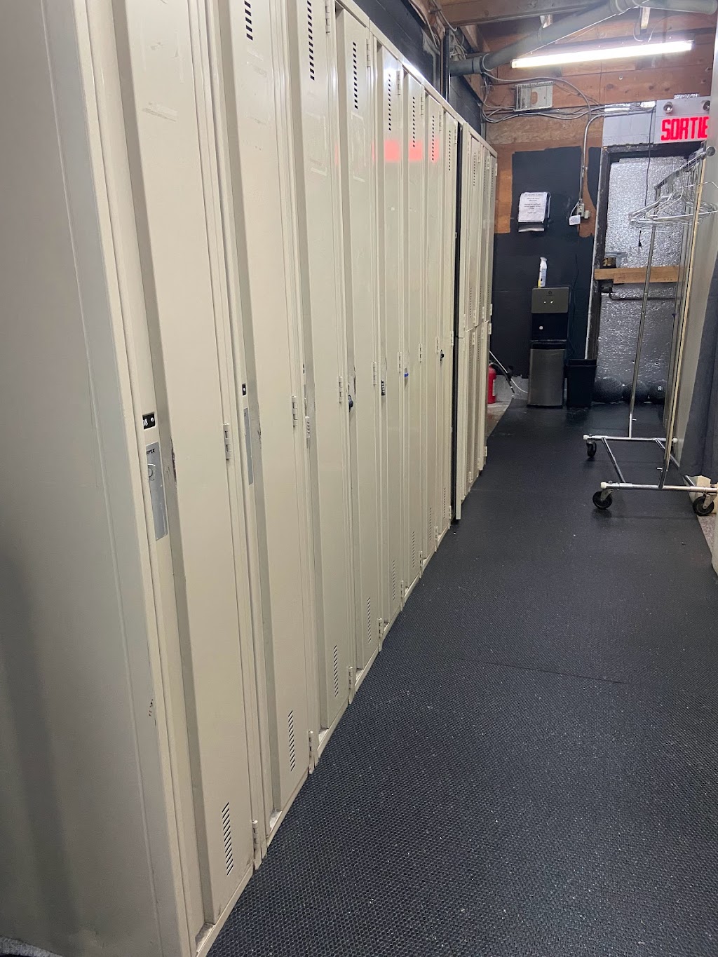 24HRCOMMERCIAL INC. | 9576 Rue St-Hubert, Montréal, QC H2M 1Z2, Canada | Phone: (438) 806-1923