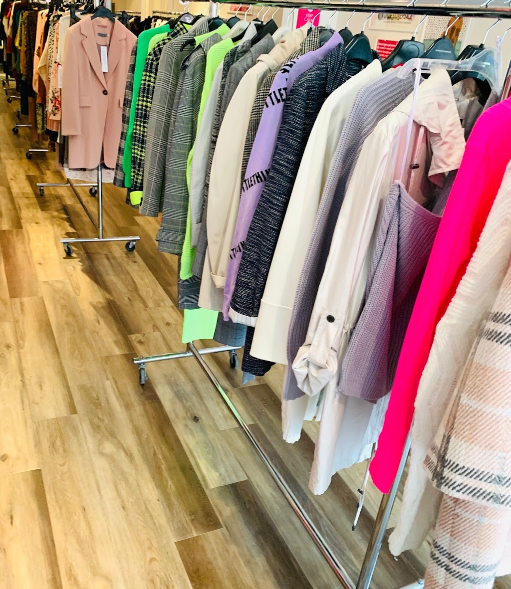 ukdesignersale | 2207 Queen St E, Toronto, ON M4E 1E8, Canada | Phone: (416) 886-5292
