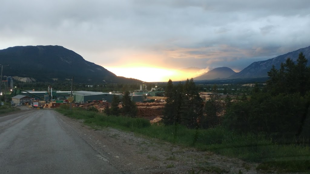 Canfor - Radium | 4685 Forsters Landing Rd, Radium Hot Springs, BC V0A 1M0, Canada | Phone: (250) 347-9611