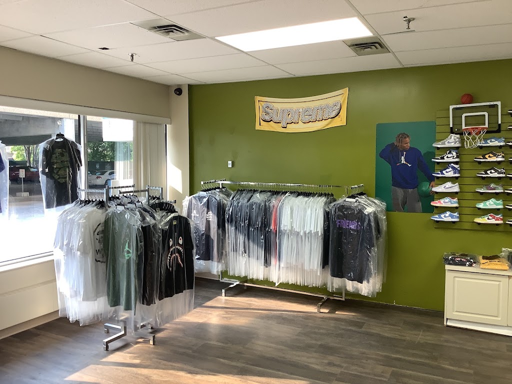 Wpgsneaker | 3025 Portage Ave, Winnipeg, MB R3K 2E2, Canada | Phone: (204) 227-6521