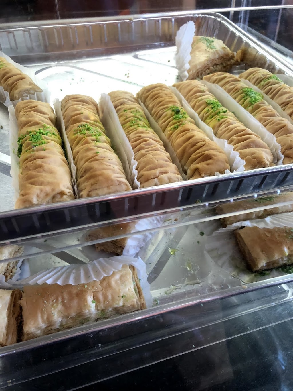 Osmows Shawarma | 5945 Latimer Dr, Mississauga, ON L5V 0B5, Canada | Phone: (905) 814-0400
