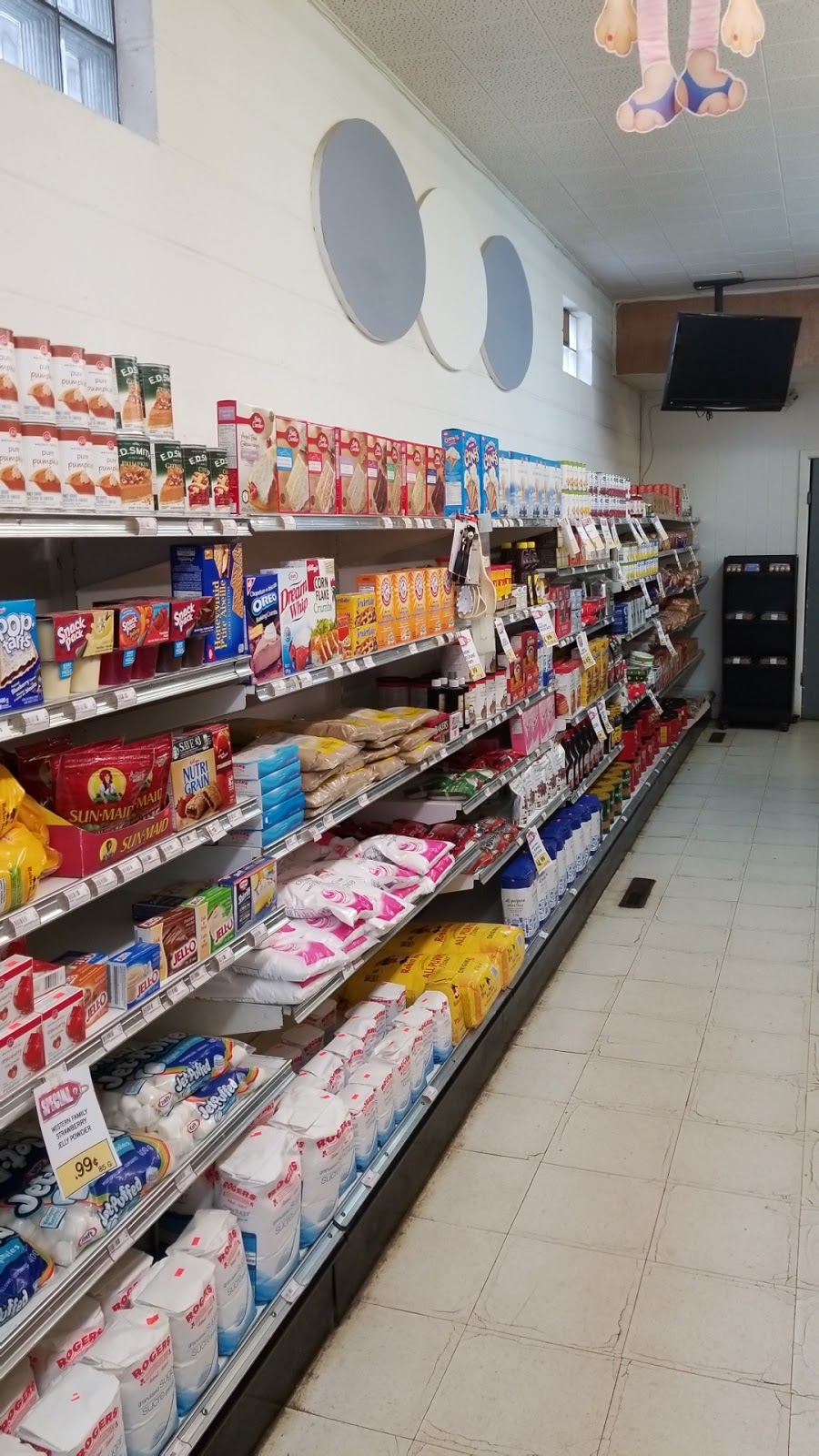 Westmount Food Market | 1066 Coteau Street West, Moose Jaw, SK S6H 5G4, Canada | Phone: (306) 692-7373