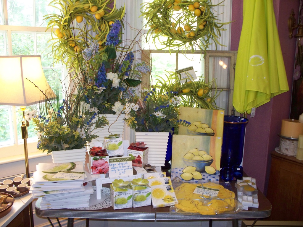 Patricias Gift Shop | 1132 Heritage Line, Keene, ON K0L 2G0, Canada | Phone: (705) 295-1715